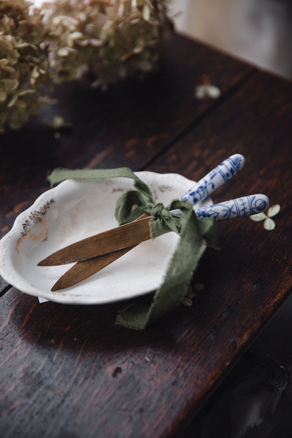 19th Century German Porcelain Fruit Knives
